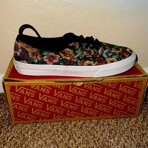 Vans tapestry floral slim shoes